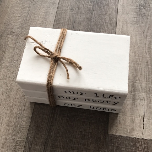 FARMHOUSE BOOKS - Picture 3 of 4